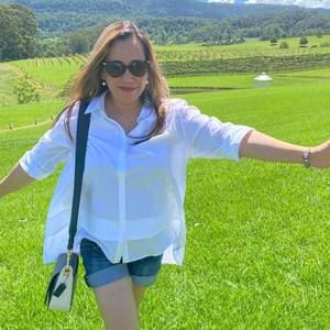 Meet your Posher, Lina